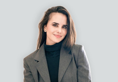 Portrait von Fachärztin für plastische Chirurgie Sofia Rodriguez in Basel